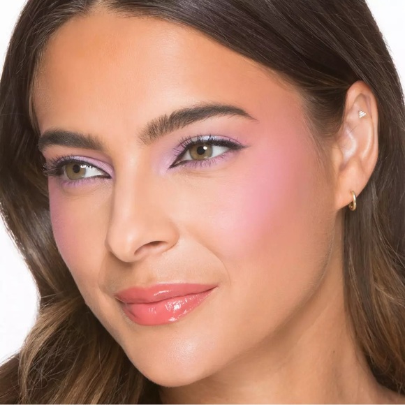 NEW Too Faced Cloud Crush Blurring Blush Shade Candy Cloud - Picture 5 of 9